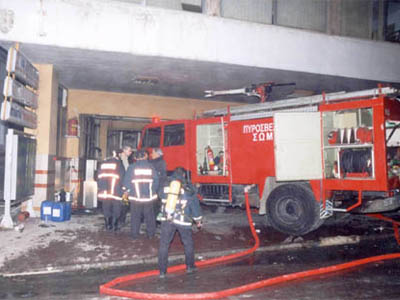 17 πρατήρια βραδυφλεγείς βόμβες